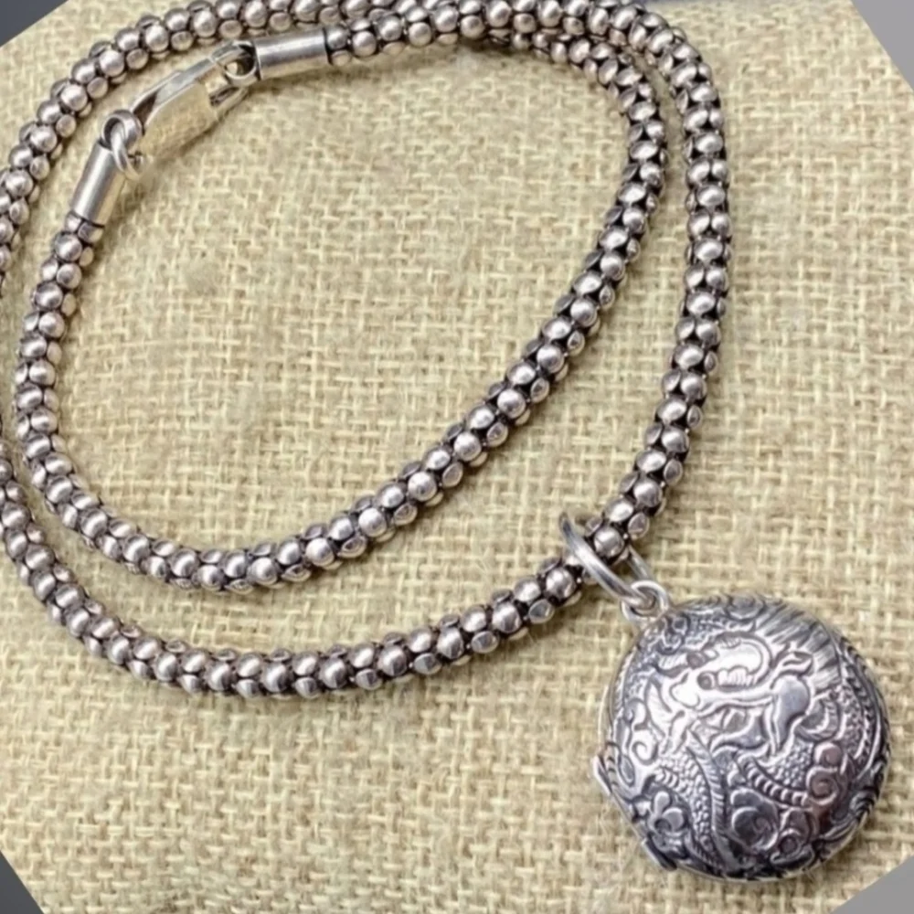 Rare Vintage Silpada Sterling Silver Etched Dragon Locket Pendant - Picture 3 of 15